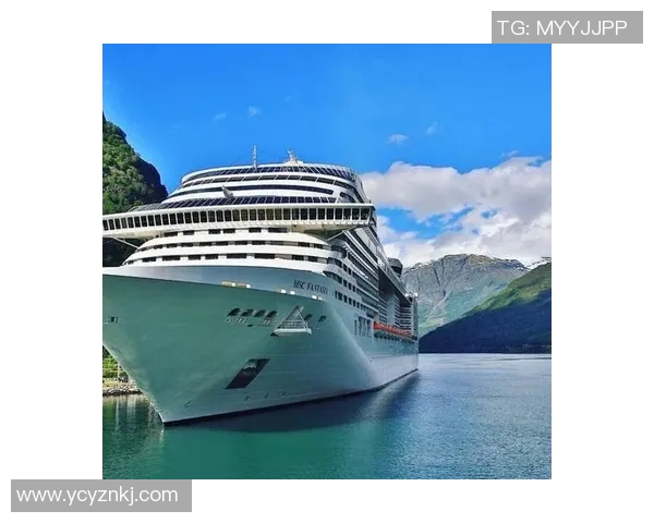 足球明星在豪华游艇上精彩踢球瞬间尽显球技魅力与海洋风情